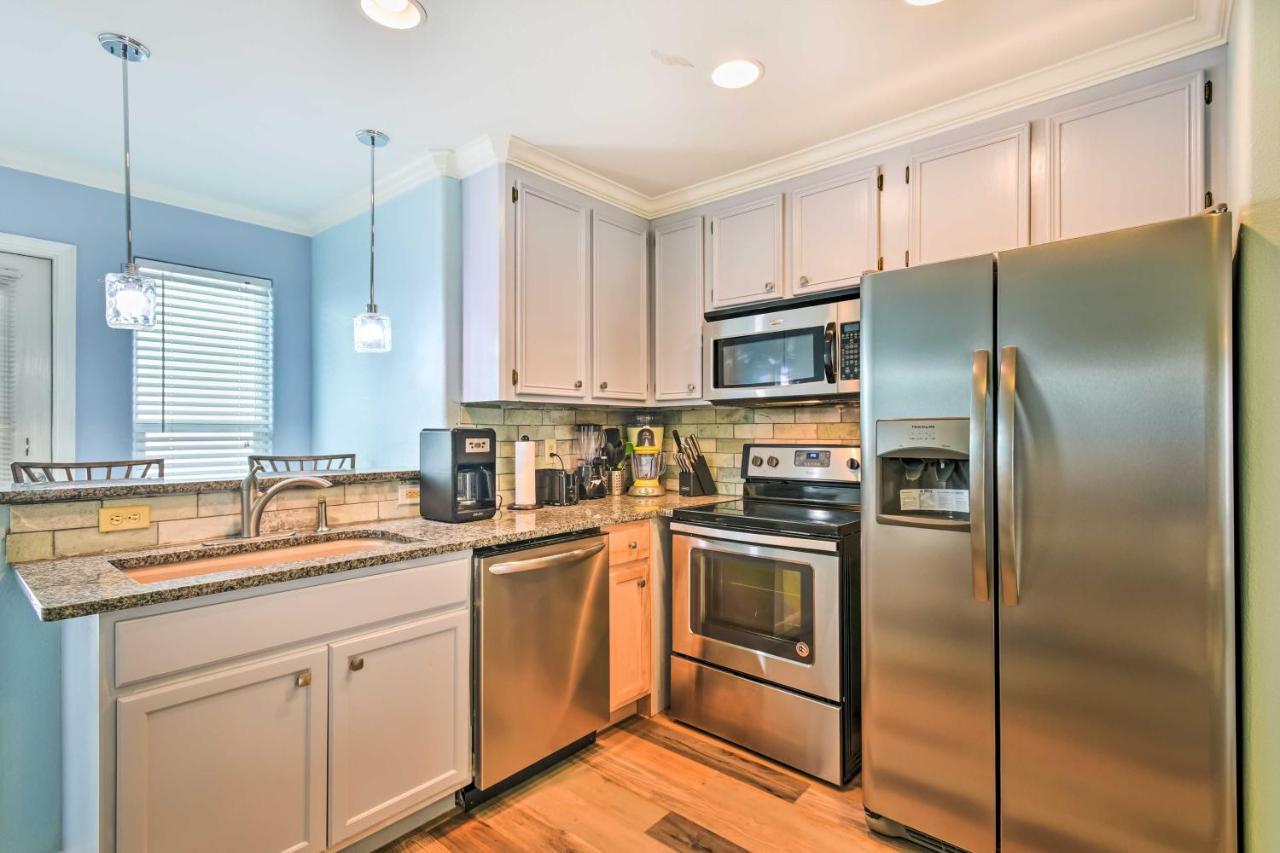 Port Aransas Condo With Pool Access - Walk To Beach! 외부 사진