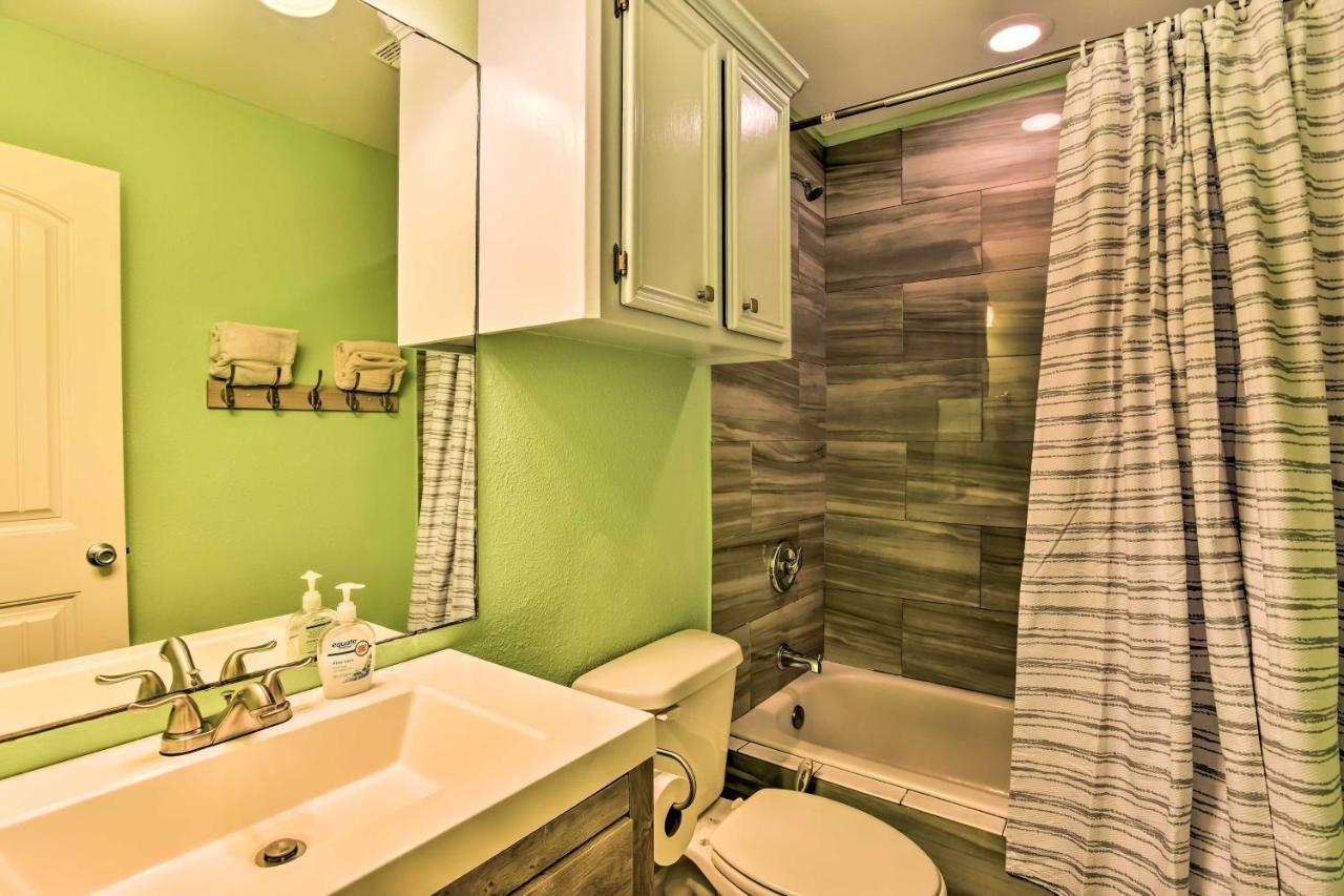 Port Aransas Condo With Pool Access - Walk To Beach! 외부 사진