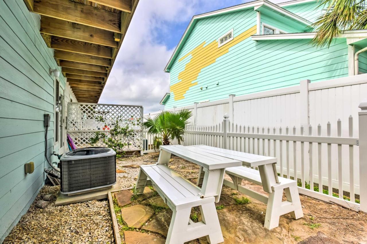 Port Aransas Condo With Pool Access - Walk To Beach! 외부 사진